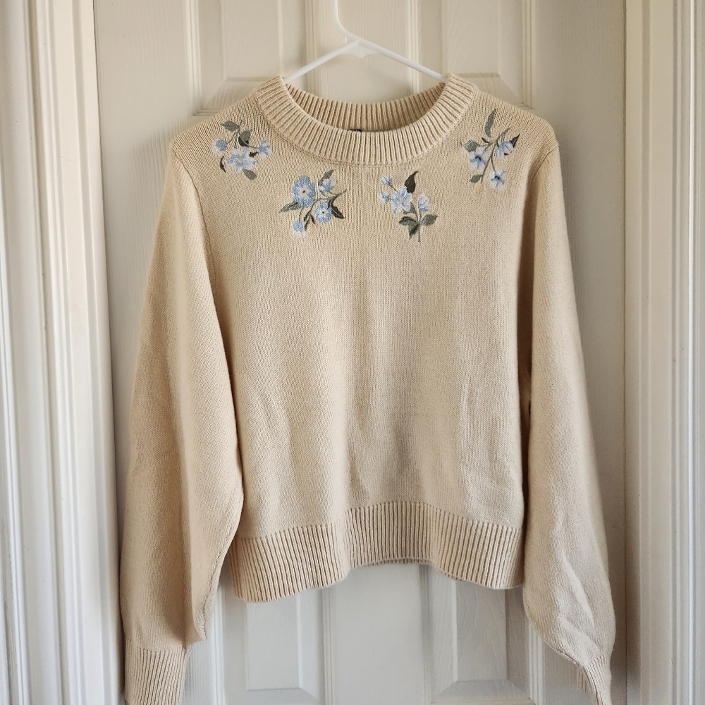 H&M‎ Divided Cream Flower Embroidered Knit Sweater Medium Grannycore Cottagecore
